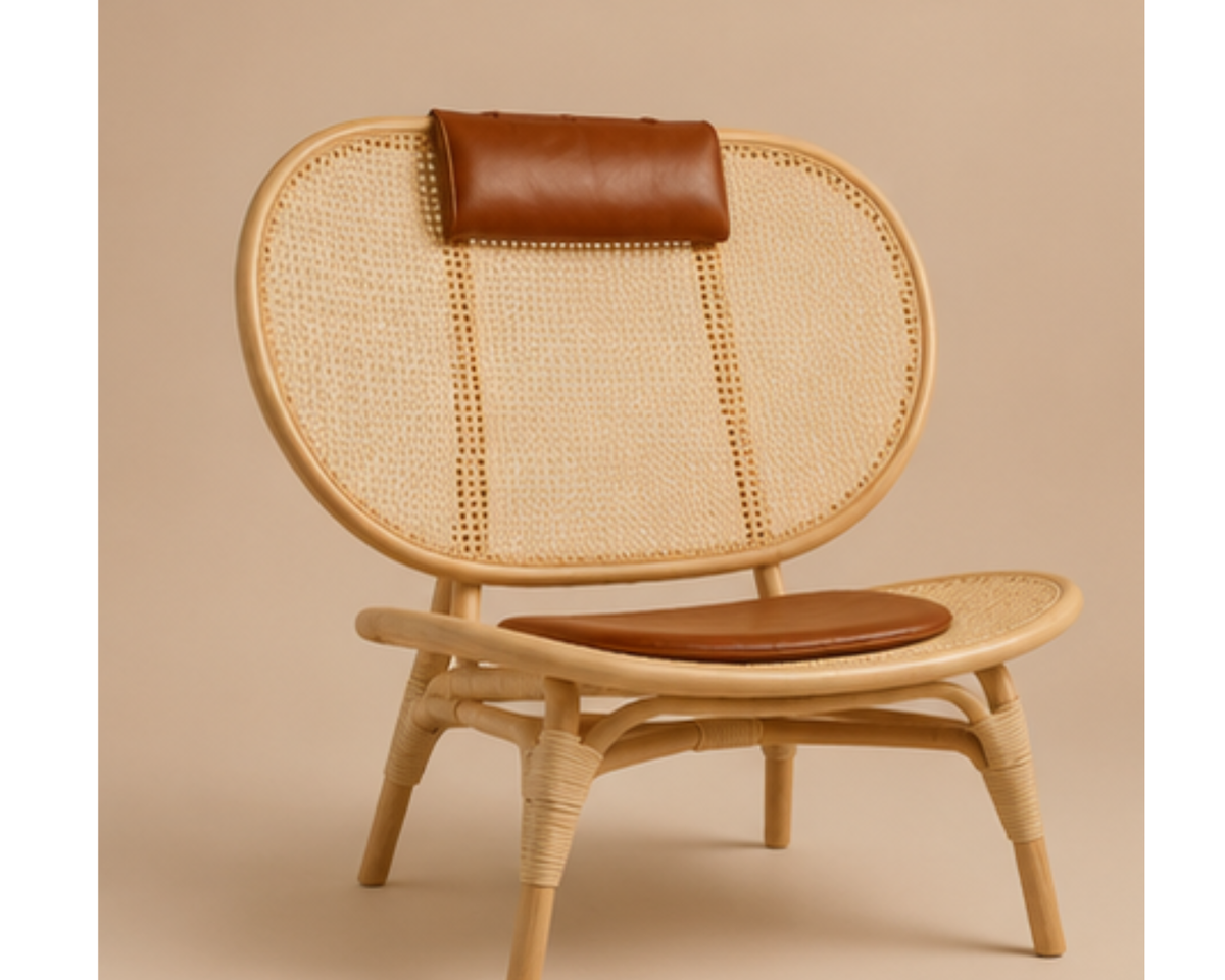 Chaise lounge en cannage naturel et détails marron | BROA