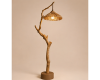 Lampadaire en bois flotté et abat-jour en rotin tressé | TREEZ